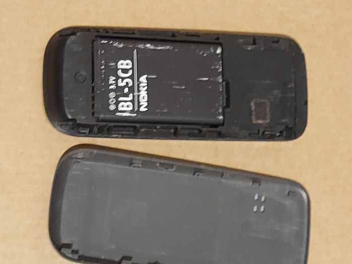 Nokia 100, RH-130, in excellent condition