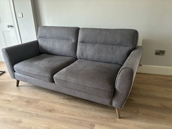 3 seater Couch/sofa