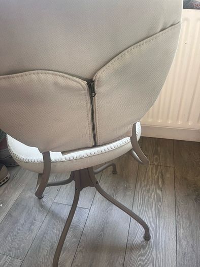 Swivel chair