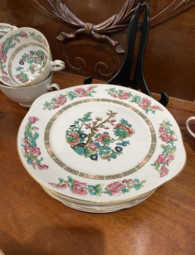 Beautiful Royal Grafton Antique Porcelain