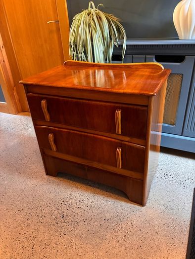 1930's Art Deco Walnut Chest of Drawers