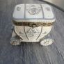 Presume Vintage Royal Waggon Image 3