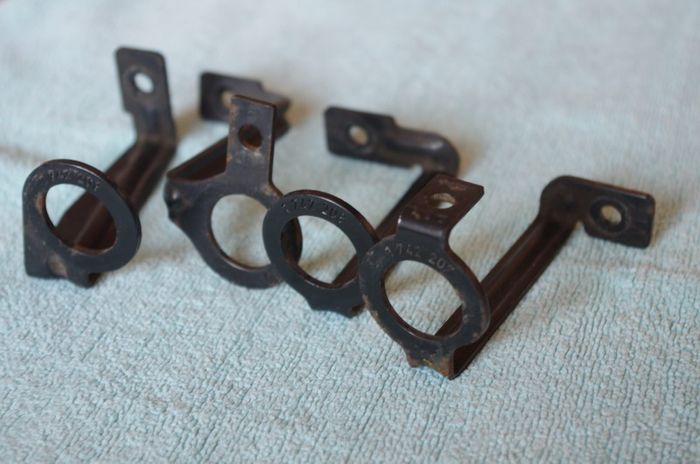 BMW E38 and Z8 E52. Brackets