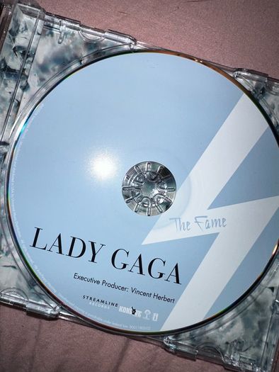 Lady Gaga - The Fame - Signed CD