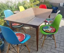Fabulous Original Mid-Century Modern Extendable Dining or Kitchen Table For Four to Six People, Very Good Condition, Chairs NOT Included