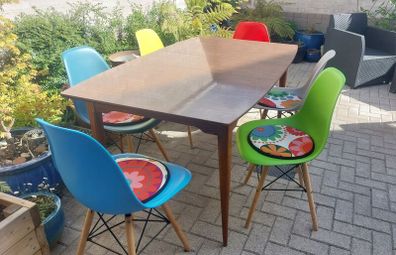 Fabulous Original Mid-Century Modern Extendable Dining or Kitchen Table For Four to Six People, Very Good Condition, Chairs NOT Included