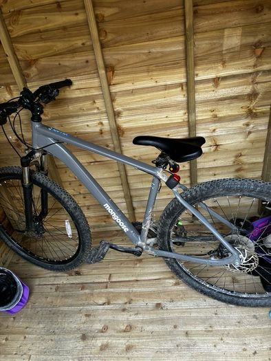 Mongoose 27.5 Mountain bike