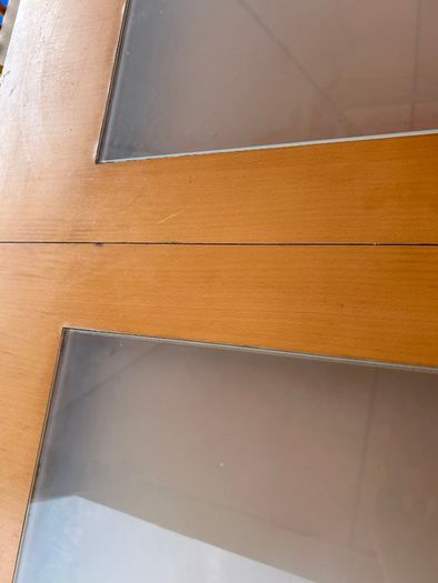 Extendable table and 6 chairs