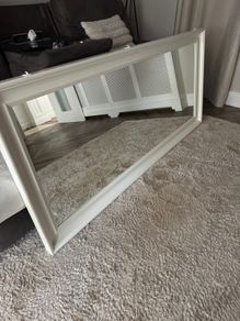 Wall mirror