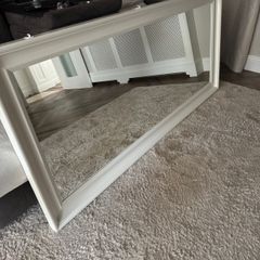 Wall mirror