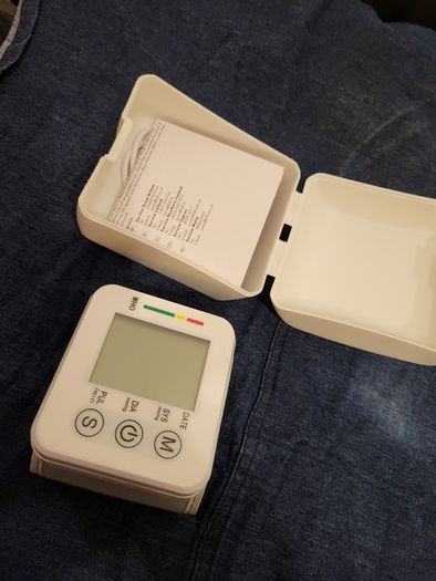 Wrist blood pressure digital monitor