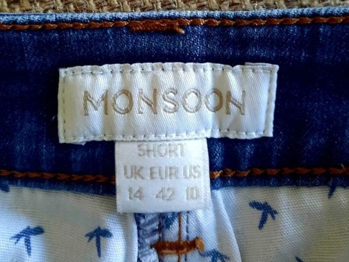 Monsoon jeans 32 waist and 28 leg see last two photos for exact measurements FREE STANDARD POSTAGE INCLUDED