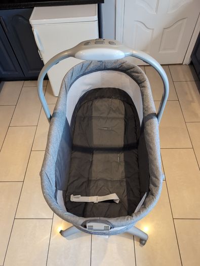 Adjustable crib! Bassett