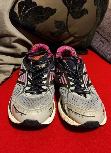 New Balance 860v7 Running Shoes Size EU 39 / US 8 / UK 6