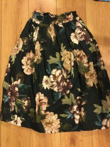 Beautiful Stradivarius MIDI Cotton Skirt with pockets Size S Brand New