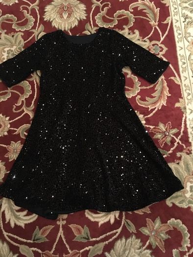 Beautiful Velvet Sequin Dress size 9-11 year