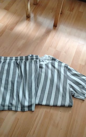 Men's T-Shirt and Shorts .. Size: XX-Large