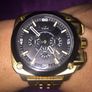 Diesel Men'Gold Tone Watch damaged Image 2