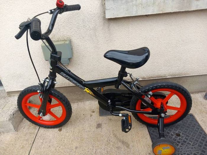 Kids outrider bike size 14 inch wheels