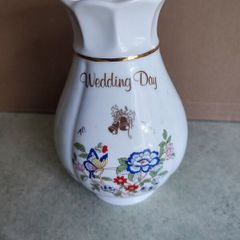 ROYAL TARA Vase For Wedding Day With Bells in Gold