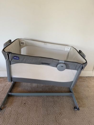 Chicco next2me - magic moon grey co-sleeping crib