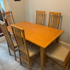Dining table & 6 chairs