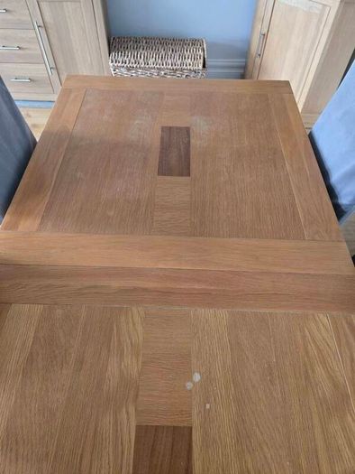 Oak Dining room table & chairs