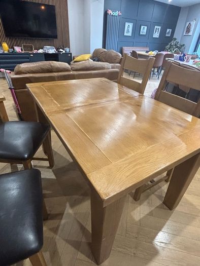 Dining table & 4 chairs