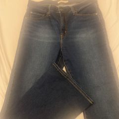 Levi jeans