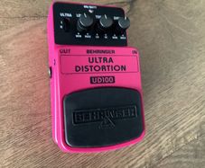 Behringer UD100 Ultra Distortion pedal (Boss DS-2 turbo clone)