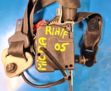 Nissan micra seat belt