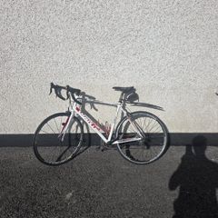 GIANT Defy road bike with aluminium frame