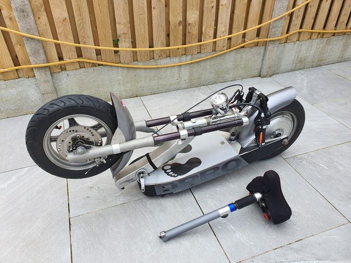 Electric scooter