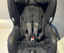 Maxi Cosi Axiss car seat