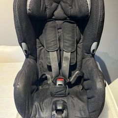 Maxi Cosi Axiss car seat