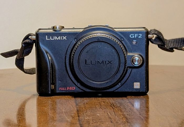 Panasonic Lumix GF2 Compact Mirrorless Camera MFT M43 (Olympus PEN like pl3 pm1)