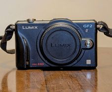 Panasonic Lumix GF2 Compact Mirrorless Camera MFT M43 (Olympus PEN like pl3 pm1)