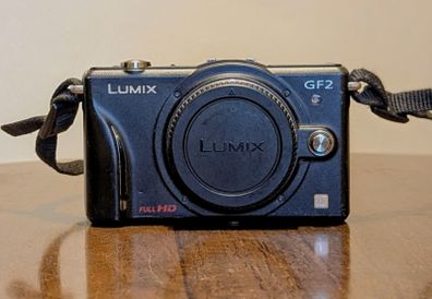 Panasonic Lumix GF2 Compact Mirrorless Camera MFT M43 (Olympus PEN like pl3 pm1)
