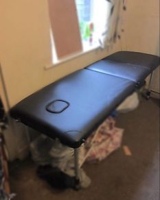 massage table