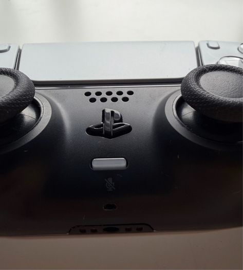 PS5 DualSense controller