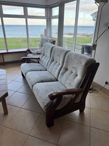 Sofa + 2 armchairs.