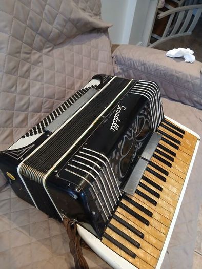 Vintage scandalli butterfly model piano  accordion, open to offers