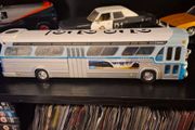 Model Bus