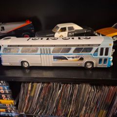 Model Bus