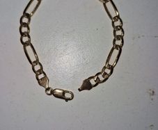 9ct gold figaro bracelet