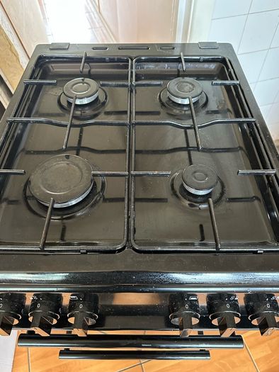 Gas cooker