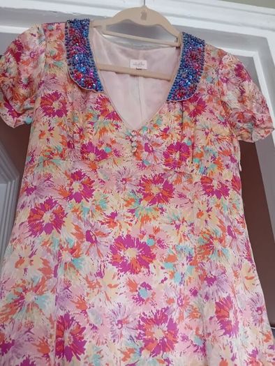 Vintage 1970s tea dress 100% silk
