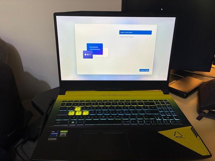 MSI Crosshair 15" QHD 165Hz | i9-12900H | RTX 3060 | Upgraded 64GB RAM | 1TB SSD + Flydigi BS1 Cooler (Mint Condition)