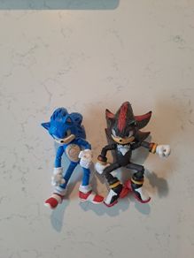 Sonic action figures (2)