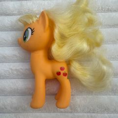 My Little Pony G4 Friendship Is Magic Applejack approx. 6 Her hair in some kind of glue Used Please see pictures